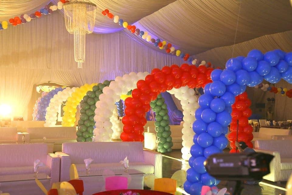 BALLOONS ARCH DECOR